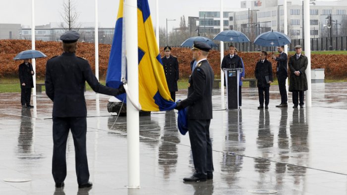 NATO shtab-kvartirasida Shvesiya bayrog‘i ko‘tarildi NATO shtab-kvartirasida Shvesiya bayrog‘i ko‘tarildi