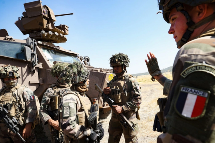 Европа давлатлари Украина ғарбига 30 минг тинчликпарвар қўшин жўнатмоқчи