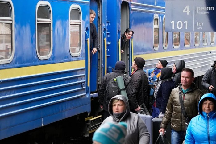 Польша Европа комиссиясига миграция пактидан тўлиқ озод қилиш учун ариза берди.