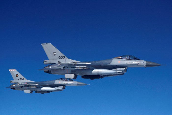 Belgiya yil oxirigacha Ukrainaga F-16 qiruvchilarini yetkazib bermoqchi