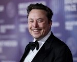 Ilon Mask SpaceX IPO'si tufayli tarixdagi birinchi trillionerga aylandi