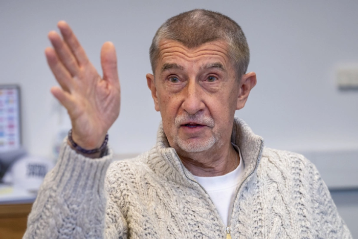 Чехиянинг собиқ бош вазири ҳужумга учради