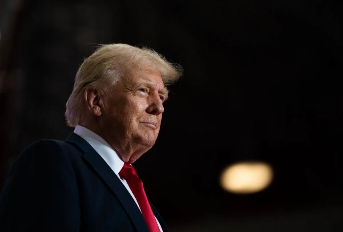 Трамп: "Эронга қарши кенг кўламли операция ўтказиш вариантини кўриб чиқяпман"