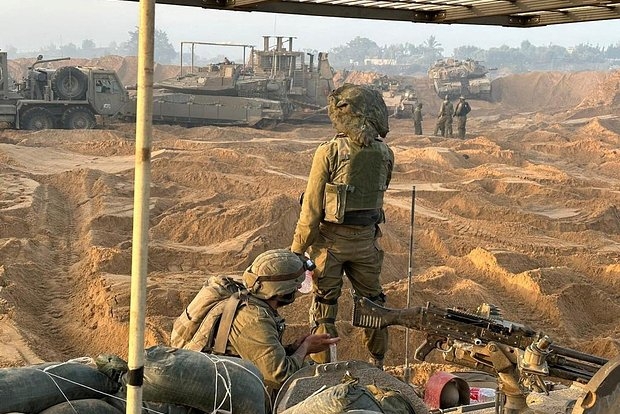 Исроил мудофаа кучлари Ғазодаги ХАМАС қароргоҳига яқинлашмоқда