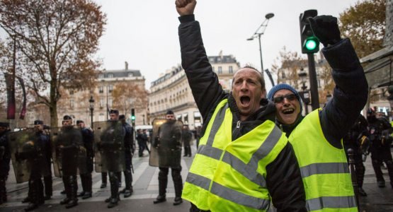 Bi-bi-si Fransiyadagi tartibsizliklarda Rossiya izini topmoqchi