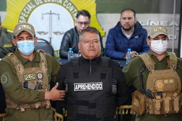 Боливия суди исёнчи генералларни олти ойлик профилактик ҳибсга олди