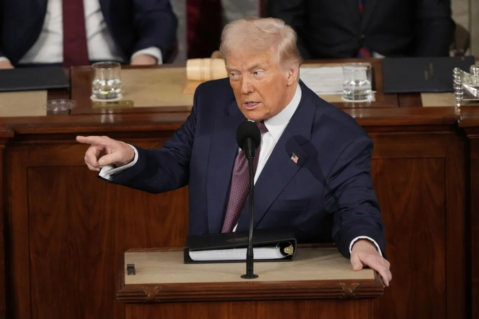 Трамп Бейрутга қилинган зарбалар туфайли АҚШ-Эрон меморандумини имзолаш кечиктирилганини эълон қилди