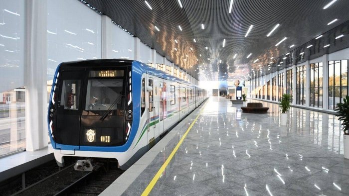 Тошкент метросида йўловчининг пауэрбанки тутаб кетди