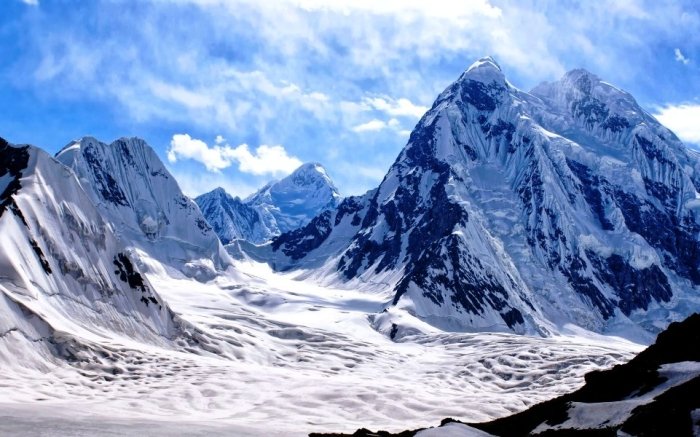 Тожикистон БМТга аъзо давлатларни Душанбеда ўтказиладиган музликлар бўйича конференцияга таклиф қилди