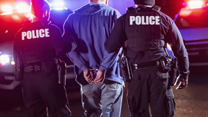АҚШ университетларидаги намойишларда полиция 900 га яқин одамни ҳибсга олди