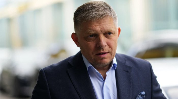 Fiso Zelenskiyning Moskvadagi bayram ishtirokchilariga tahdidlar haqidagi so‘zlarini kulgili deb atadi