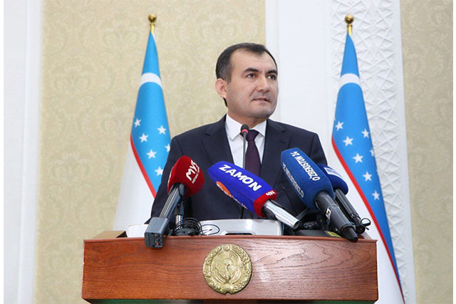 Қашқадарё ҳокими Қарши шаҳар ҳокимини рағбатлантиришга қарор қилибди Қашқадарё ҳокими Қарши шаҳар ҳокимини рағбатлантиришга қарор қилибди