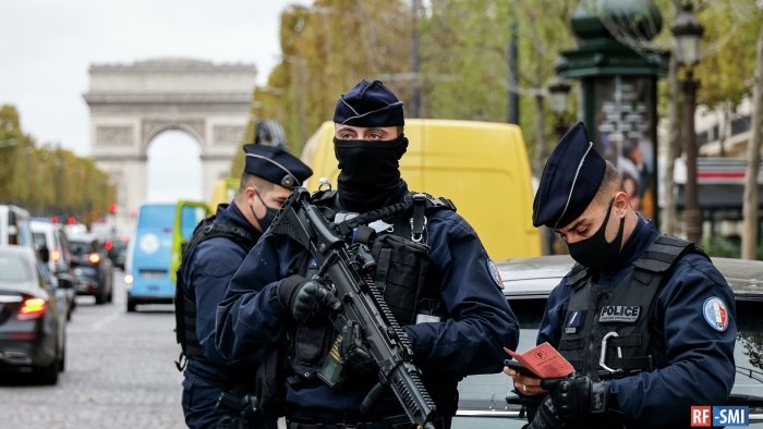 Ishda veb-kamerada onanizm Qanilar, otib ketaylik