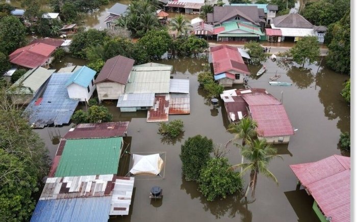 Malayziyadagi kuchli suv toshqinlari 122 mingdan ortiq odamni uylarini tark etishga majbur qildi