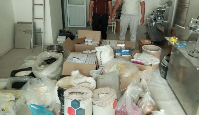 Тошкентда қалбаки дори ишлаб чиқарилаётган цех фош қилинди: 9 млрд сўмлик дорилар мусодара қилинди