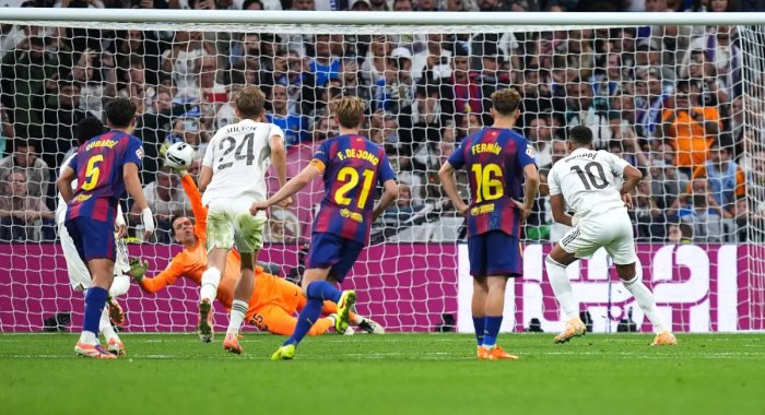 "Реал"нинг исроиллик мухлиси Мбаппе "Барселона" дарвозасига пенальтидан гол ура олмаганидан сўнг вафот этган