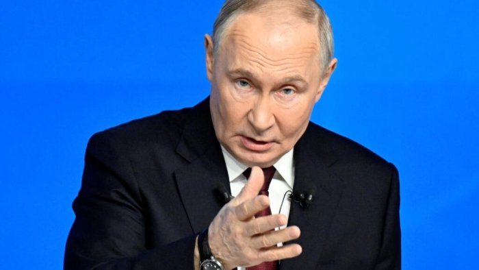 Putin Ukraina masalasida Fransiya prezidenti Makron bilan muloqot qilishga tayyor