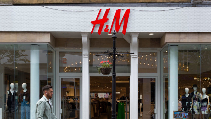 H&M компанияси Россияни тарк этиши натижасида 184 миллион долларни йўқотди