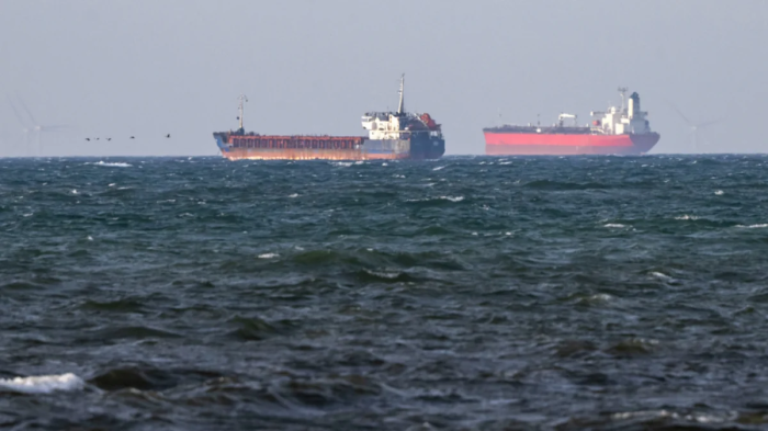 Эрон яна бир бўғозни ёпиб қўйиш билан таҳдид қилди