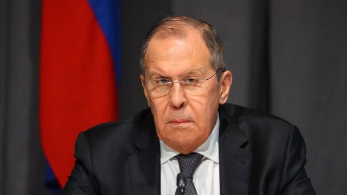 Лавровнинг Украина учун хавфсизлик кафолатларига оид баёнотлари Москва ва Вашингтон ўртасидаги музокараларда келишмовчиликларга сабаб бўлди — Bloomberg 