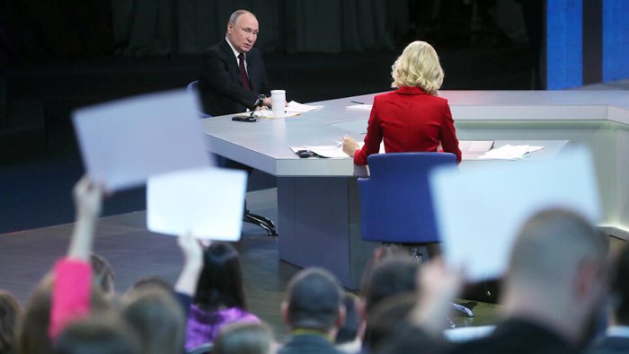 Песков 2025 йилда Путин билан тўғридан-тўғри алоқа бўлиб ўтишини эълон қилди