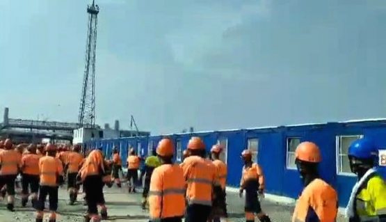 Amurdagi «Gazprom» ishchilari isyon ko‘tardi. Ular orasida o‘zbeklar ham bor (VIDEO)