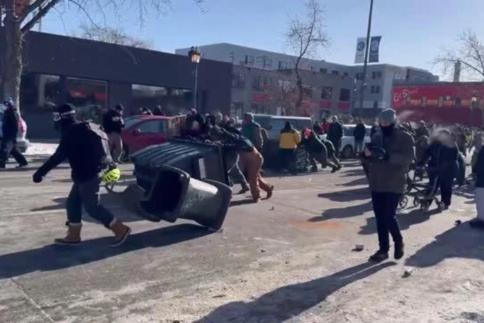 АҚШдаги демократлар ҳукуматнинг янги фаолиятини тўхтатиш билан таҳдид қилди