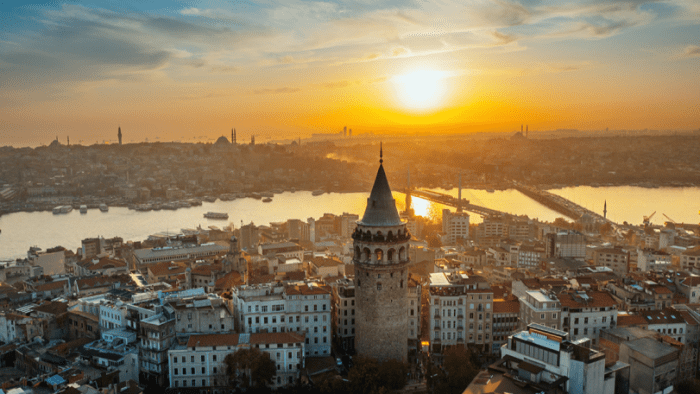 Istanbulda kamida to‘qqiz nafar turk shou-biznesi yulduzlari ushlandi