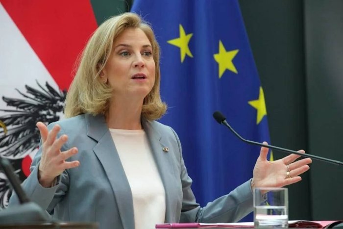 "Австрия Россия ва Украина ўртасидаги тинчлик музокаралари майдони бўлишга тайёр"