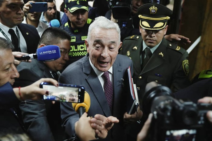 Яна бир собиқ президент 12 йиллик уй қамоғига ҳукм қилинди