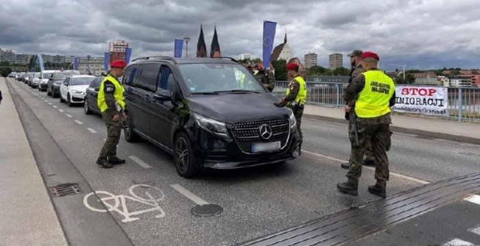 Полша Германия ва Литва билан чегаралардаги назоратни 4 октябргача узайтирди