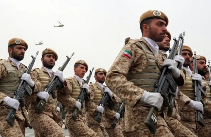 Эронда ҳокимият амалда Ислом инқилоби қўриқчилари корпуси қўлига ўтди — Reuters 