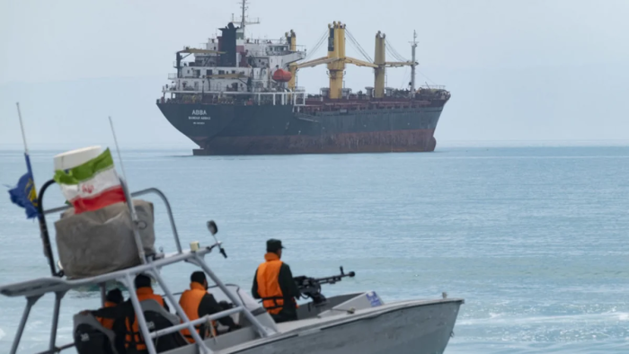 Эрон Ҳормуз бўғозига яқинлашиб келаётган ҳарбий кемаларга қарши қаттиқ қасос олиш билан таҳдид қилди