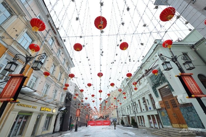 Москва илк бор Хитой янги йилига безатилди