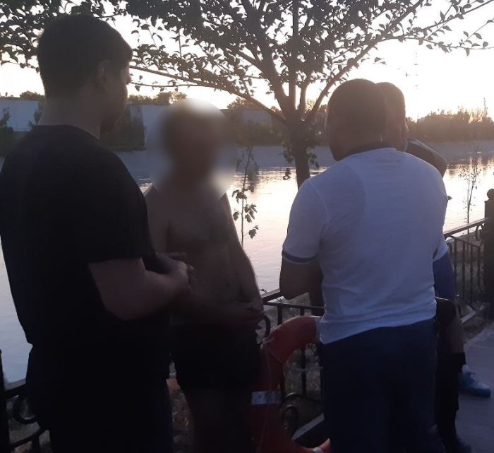 Сирдарёда сувда оқиб кетаётган фуқаро қутқарувчилар томонидан қутқарилди