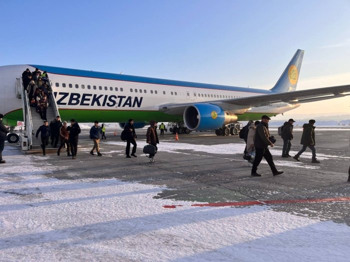 Uzbekistan Airways samolyoti dvigateli ishlamay qolgani sababli Krasnoyarskka majburan qo‘ndi