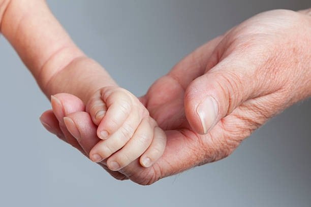 O‘zbekistonda yarim yilda 70 yoshdan oshgan 29 nafar erkak ota bo‘ldi