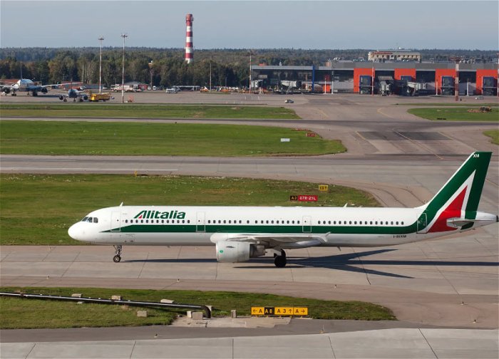 Slovakiya bosh vazirining samolyoti Bryussel aeroportida jiddiy shikastlandi