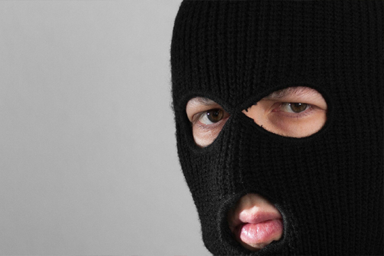 Ингушетияда ниқоб кийганлар блогерни ўғирлаб кетишди