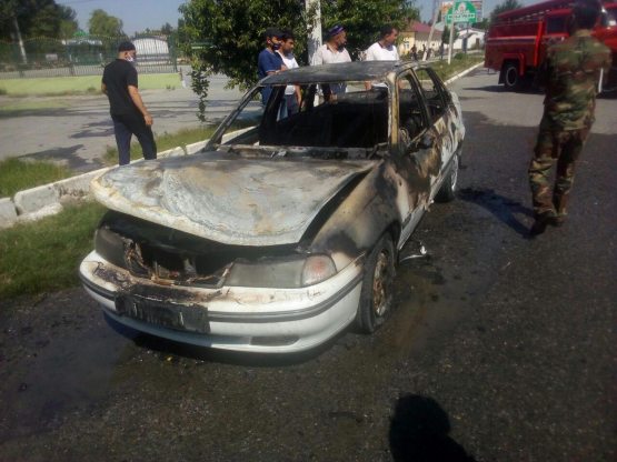 Бувайдада "Нексия" ёниб кетди