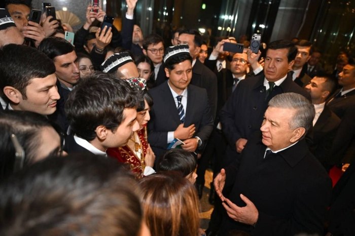 Президент Япониядаги ватандошлар билан суҳбатлашди