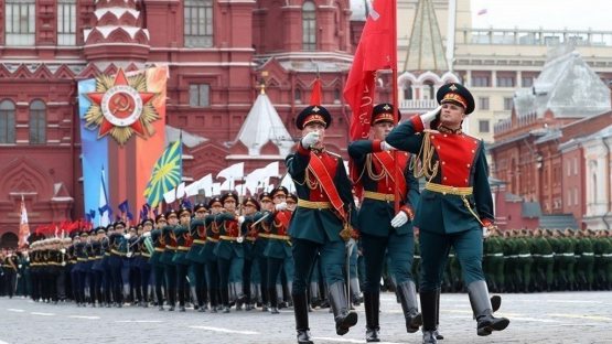 24 июнь: Путин Ғалаба парадини ўтказишни буюрди