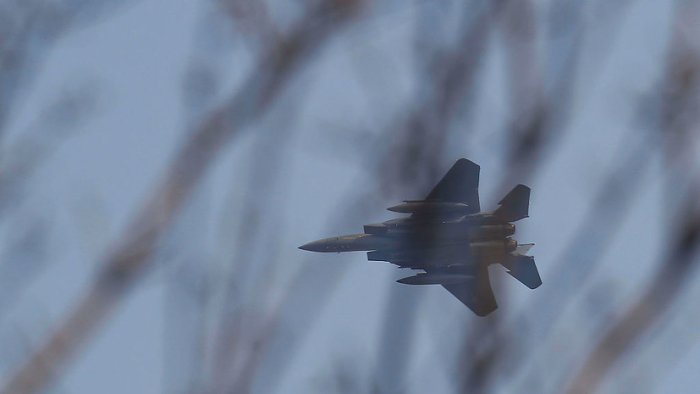 Эронда уриб туширилган америкалик учувчи қутқарилди