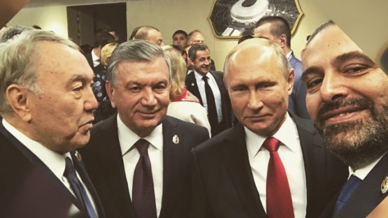 Mirziyoyev bilan tushilgan ilk selfi internetni larzaga keltirdi