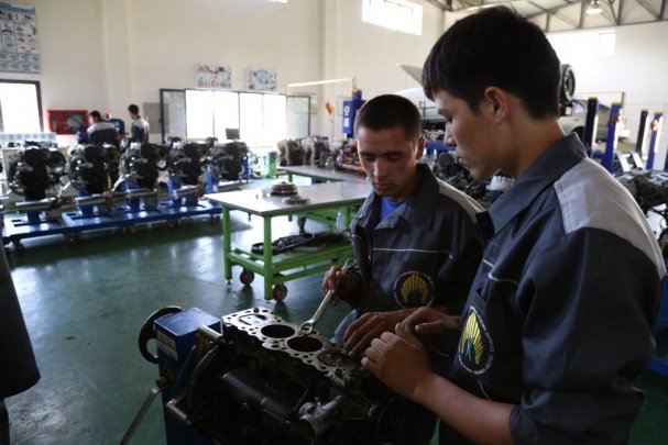  Kasb va xorijiy tillarga o‘qitish uchun vaucher berish tartibi belgilandi