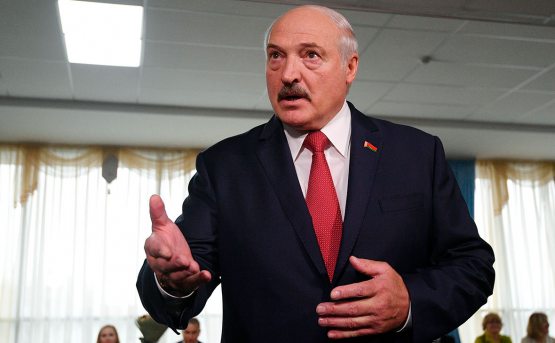 Лукашенко Россия олдида тиз чўкмасликка чақирди