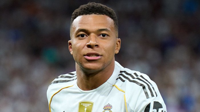 Erkak yosh ayolning suratini sikish