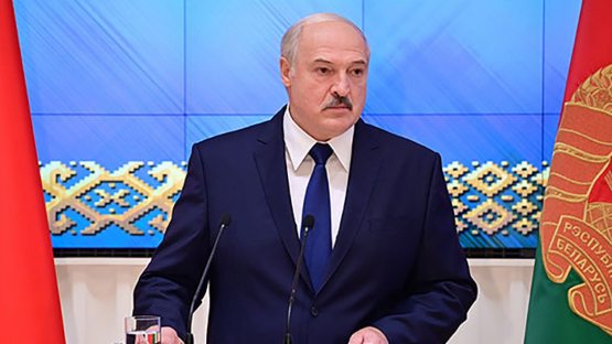 Лукашенко халқ томонидан берилган лақабга кўникканини тан олди