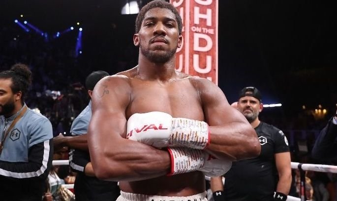 Профессионал боксда яна бир катта жанг санаси эълон қилинди