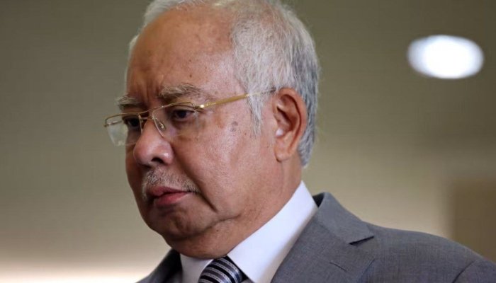 Малайзиянинг собиқ бош вазири 15 йилга қамалди